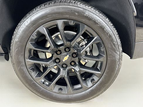 Used 2025 Chevrolet Tahoe LS image 32