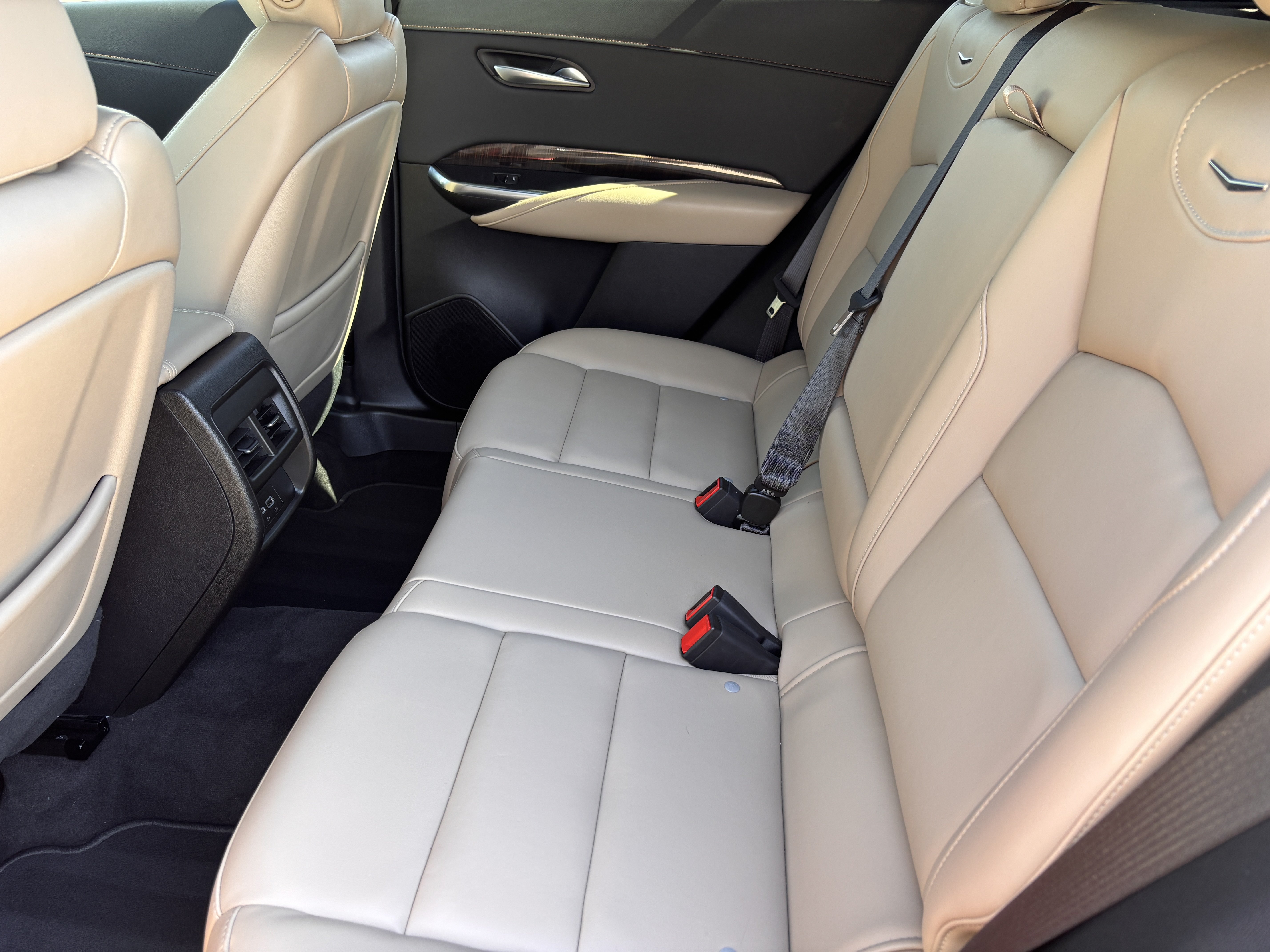 Used 2024 Cadillac XT4 Premium Luxury FWD image 30