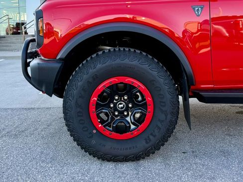 Used 2023 Ford Bronco 2-Door w/ Sasquatch Package image 26