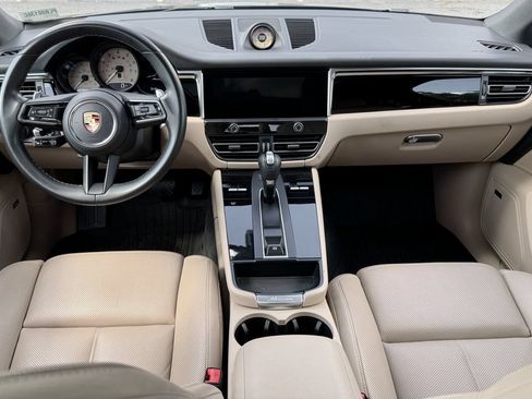 Used 2023 Porsche Macan AWD/4WD image 30