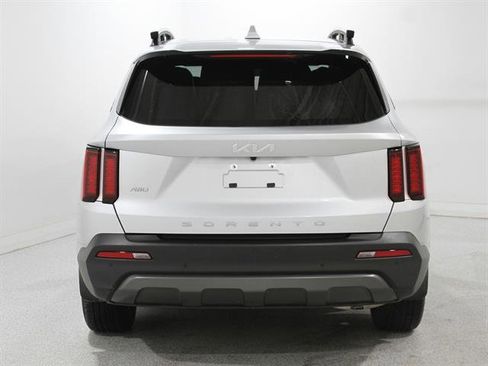 Used 2022 Kia Sorento S image 23