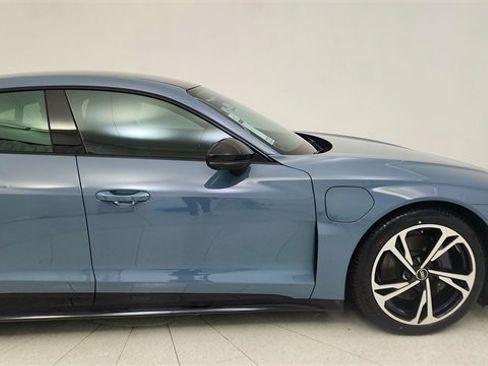 Used 2022 Audi e-tron GT Prestige w/ Prestige Package image 8