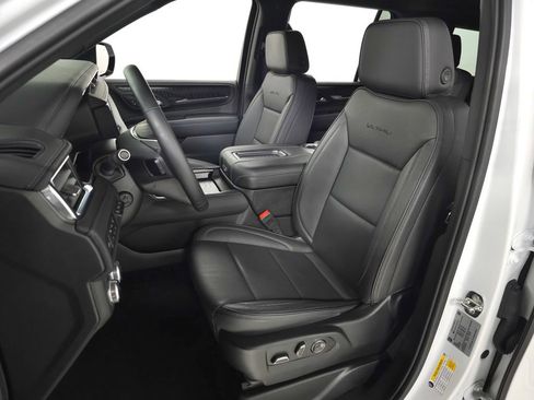 Used 2024 GMC Yukon Denali AWD/4WD image 18