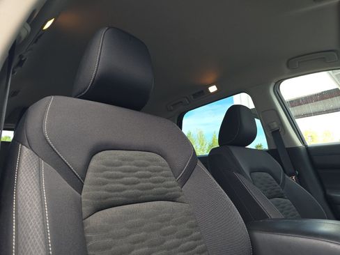 Used 2025 Nissan Pathfinder SV AWD/4WD image 18