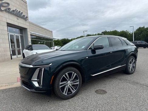 Used 2024 Cadillac Lyriq Luxury w/ LPO, Floor Liner Package AWD/4WD image 1