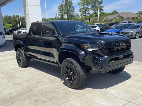 Used 2025 Toyota Tacoma TRD Pro w/ Tow Tech Package AWD/4WD image 4