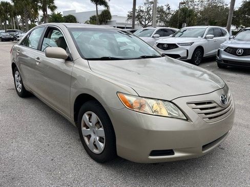 Used 2007 Toyota Camry XLE image 1