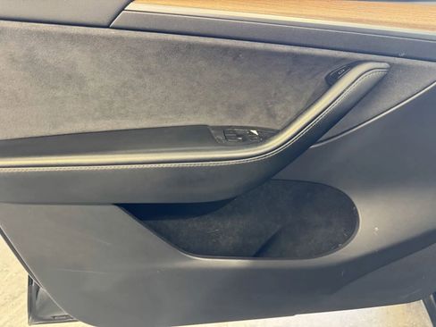 Used 2023 Tesla Model Y Long Range AWD/4WD image 14