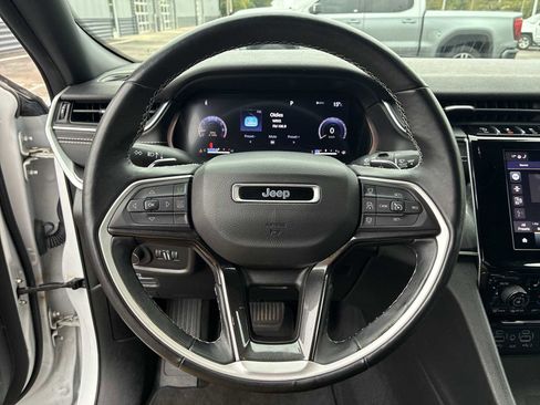 Used 2022 Jeep Grand Cherokee Altitude image 10