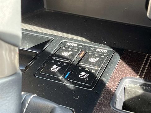 Used 2021 Lexus RX 350L Luxury image 39