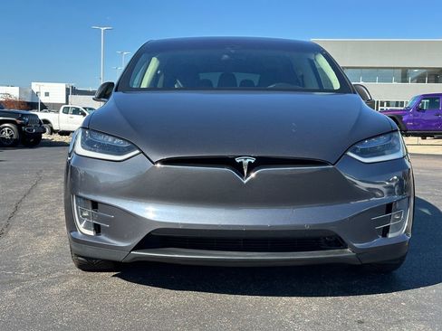 Used 2016 Tesla Model X P90D image 2