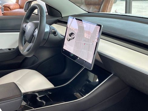 Used 2019 Tesla Model 3 Long Range image 21