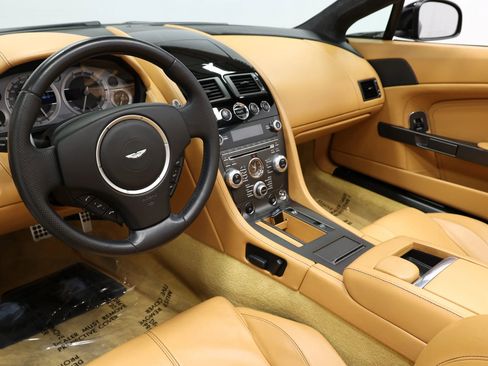 Used 2012 Aston Martin V8 Vantage V8 Convertible 2D image 2