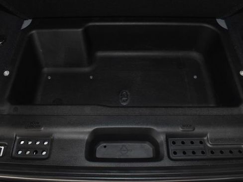 Used 2022 Jeep Wrangler Unlimited Sahara AWD/4WD image 31