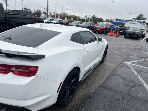 Used 2021 Chevrolet Camaro LT image 2