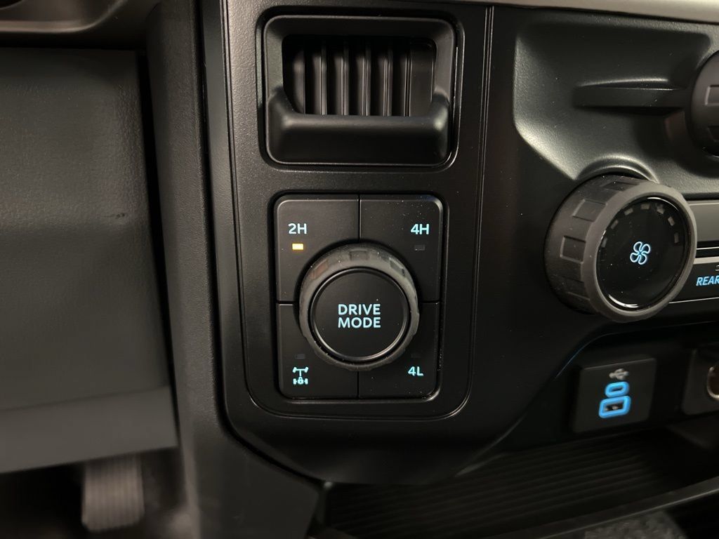 New 2026 Ford F350 XL w/ 360-Degree Camera Package AWD/4WD image 13