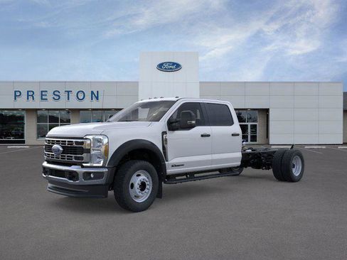 New 2026 Ford F550 4x4 Crew Cab image 2