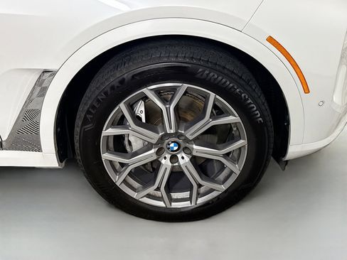 Used 2025 BMW X7 xDrive40i w/ Climate Comfort Package AWD/4WD image 32