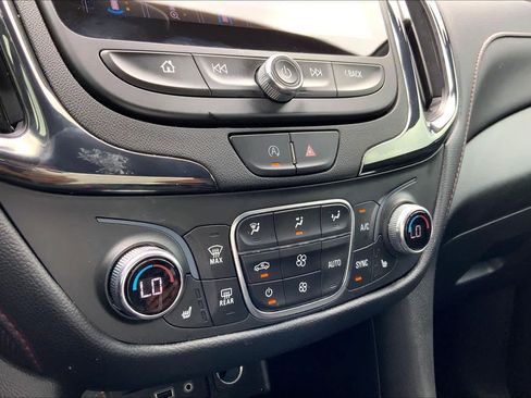 Used 2022 Chevrolet Equinox RS w/ Infotainment Package FWD image 33