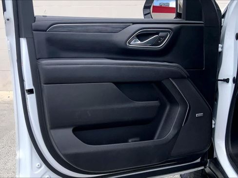 Used 2023 GMC Yukon SLT AWD/4WD image 27