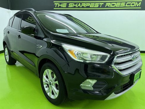 Used 2018 Ford Escape SE w/ Ford Safe & Smart Package FWD image 2