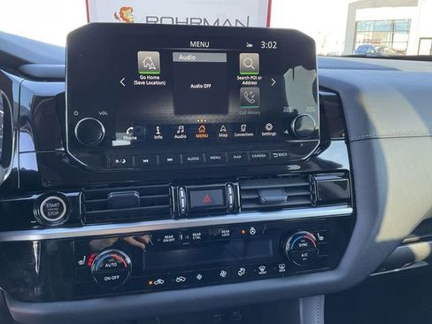 Used 2024 Nissan Pathfinder SL image 14