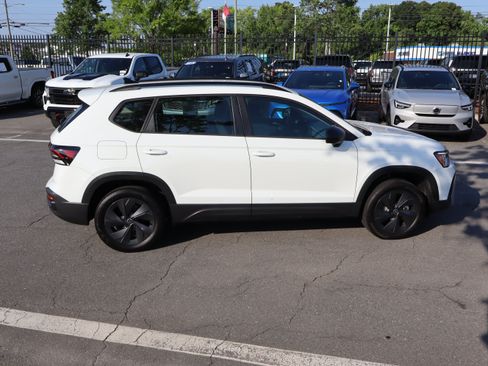Used 2025 Volkswagen Taos S FWD image 11