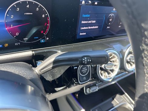 Used 2025 Mercedes-Benz GLA 250 image 17