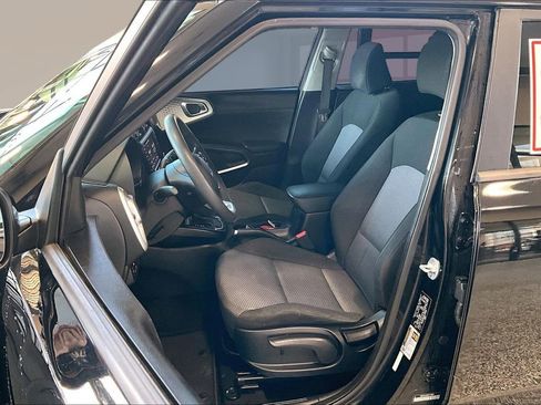 Used 2022 Kia Soul LX w/ Technology Package image 26