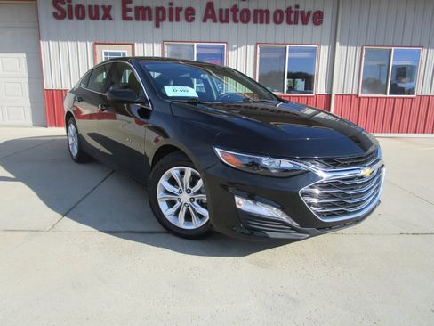 Used 2024 Chevrolet Malibu LT FWD image 1