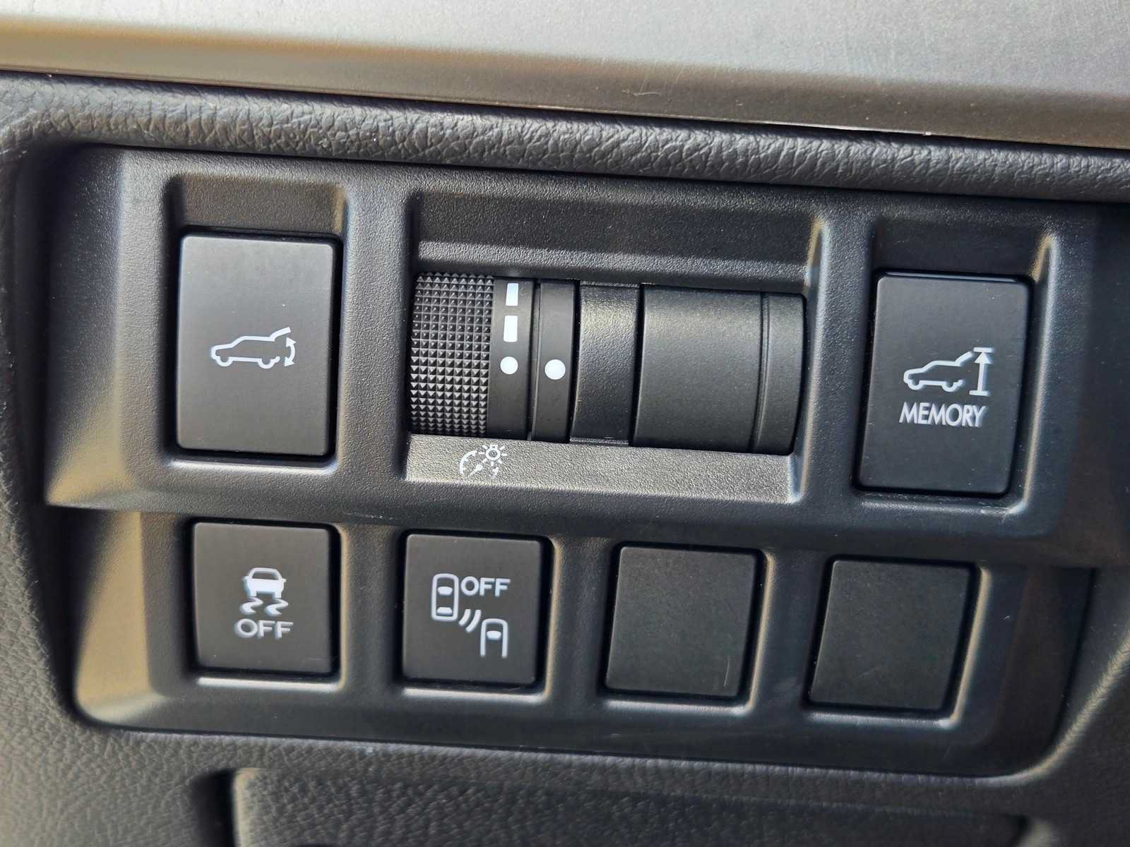 Used 2015 Subaru Outback 2.5i Limited w/ Protection Package #1 AWD/4WD image 25