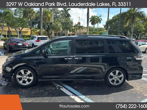 Used 2014 Toyota Sienna SE FWD image 7