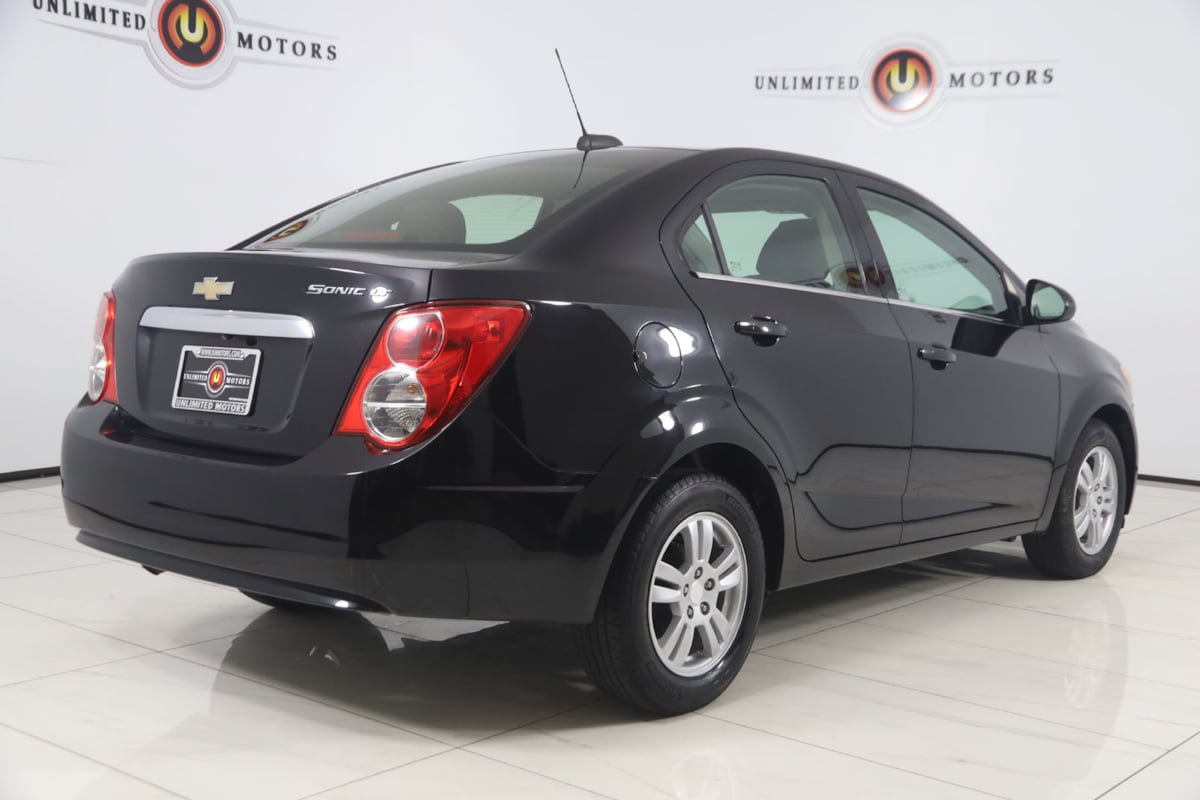 Used 2016 Chevrolet Sonic LT FWD image 3