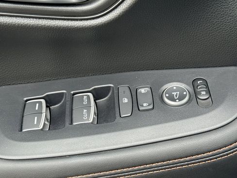 Used 2025 Honda HR-V Sport image 12