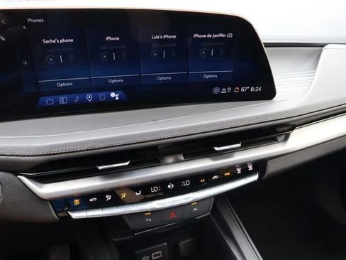 Used 2025 Cadillac XT4 Premium Luxury FWD image 6
