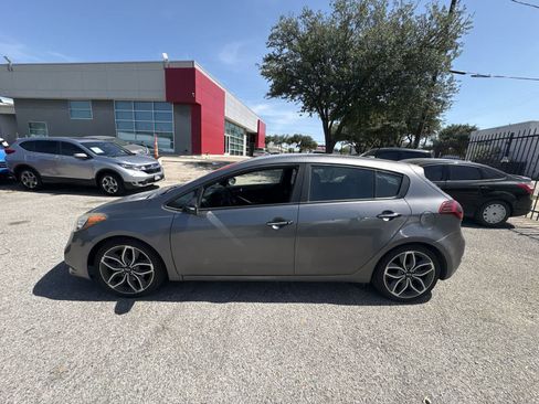 Used 2016 Kia Forte SX FWD image 3