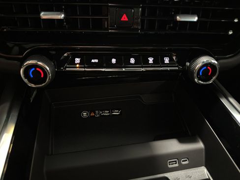 New 2025 Chevrolet Tahoe Premier image 24