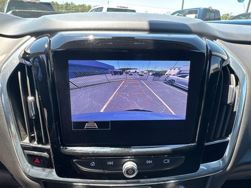 Used 2020 Chevrolet Traverse LT FWD image 31