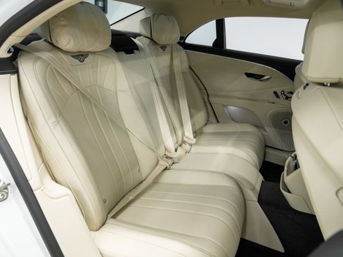 Used 2024 Bentley Flying Spur V8 AWD/4WD image 30