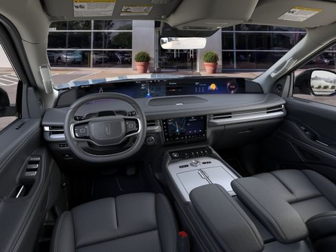 New 2026 Lincoln Navigator Premiere AWD/4WD image 9