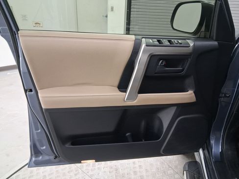 Used 2013 Toyota 4Runner Limited image 25