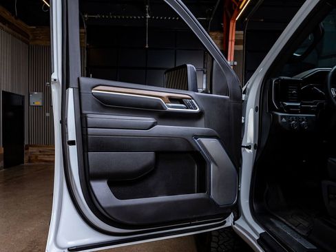 Used 2024 Chevrolet Silverado 3500 High Country w/ High Country Premium Package image 35