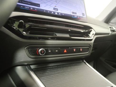 Certified 2025 BMW 330i Sedan RWD image 23
