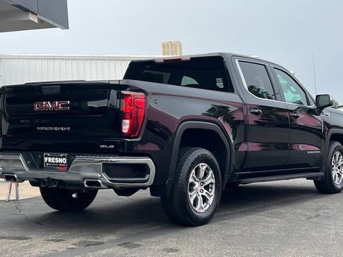 Used 2022 GMC Sierra 1500 SLE image 4