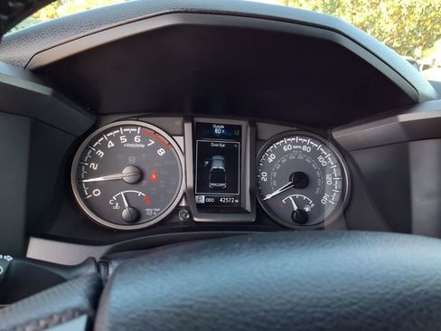 Used 2023 Toyota Tacoma TRD Off-Road w/ Advanced Technology Package image 12