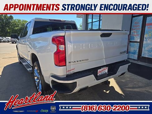 Used 2019 Chevrolet Silverado 1500 High Country w/ Safety Package II AWD/4WD image 9