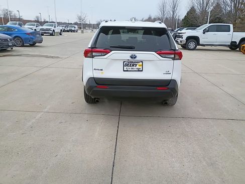 Used 2019 Toyota RAV4 LE w/ Carpet Mat Package image 13