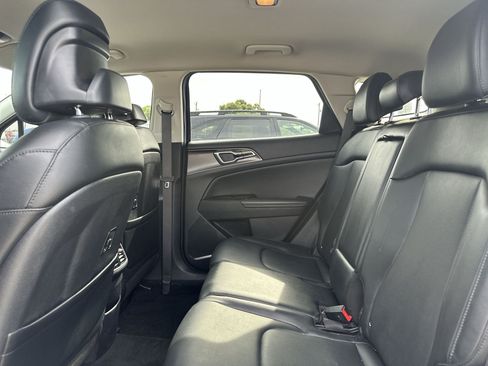 Used 2024 Kia Sportage EX FWD image 23