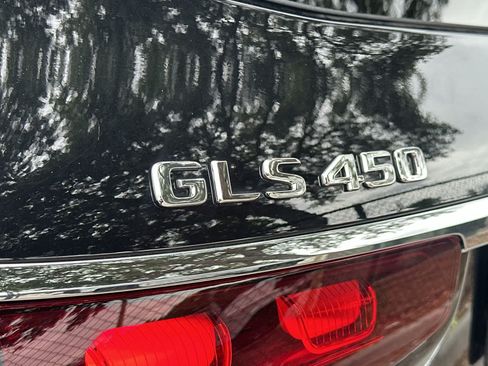 Used 2025 Mercedes-Benz GLS 450 4MATIC image 15