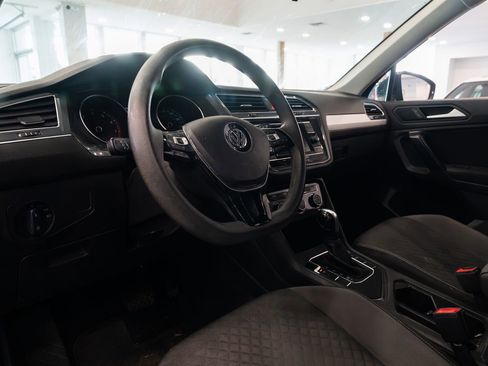 Used 2021 Volkswagen Tiguan S FWD image 8